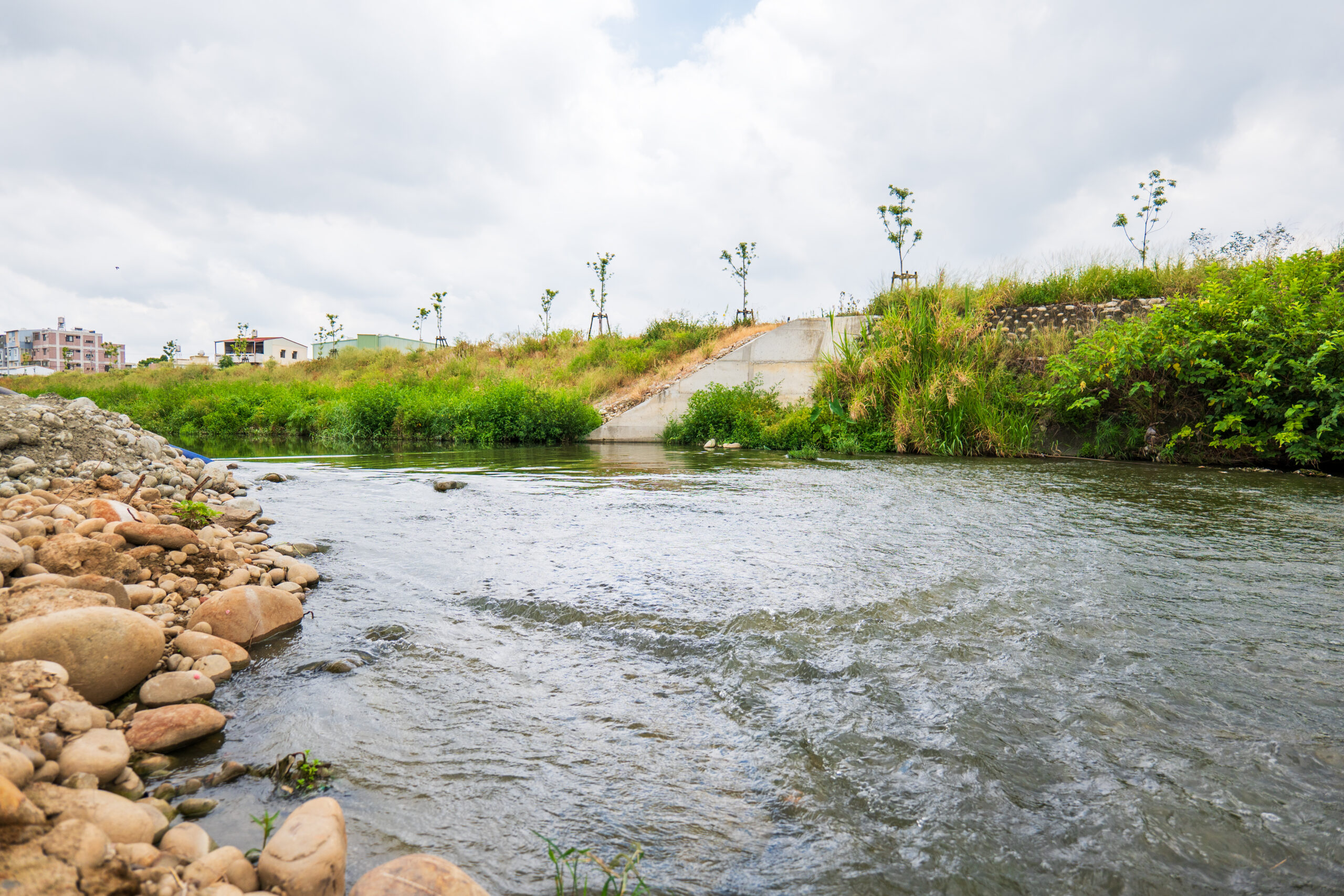 筏子溪農路橋至十三寮排水與大雅排水合流點改善工程(左岸)
